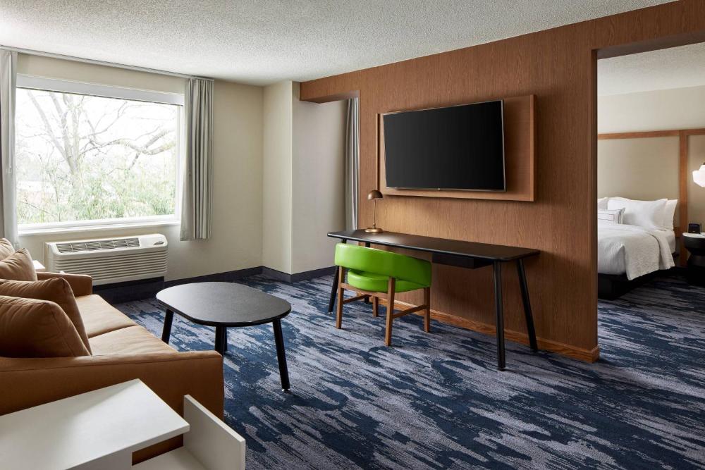 Suite, 1 King, Sofa bed interior