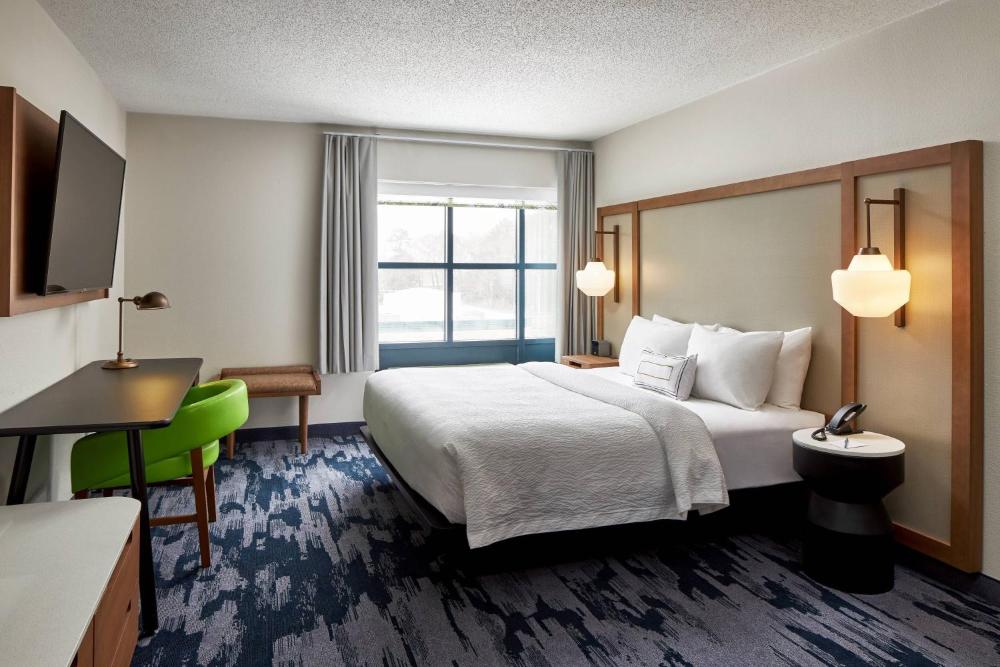 Guest Room, 1 King interior